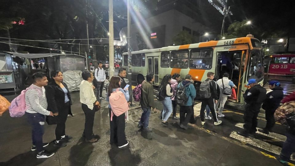 En la zona se ofrece servicio con autobuses de la RTP.