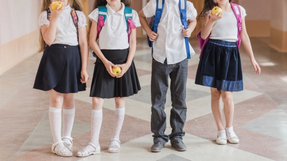 Los padres de familia no pueden ser obligados a comprar nuevos uniformes para el presente ciclo escolar.