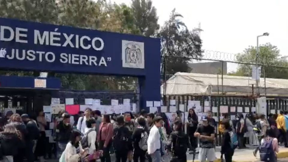 Los estudiantes de prepa tiene seguro médico.