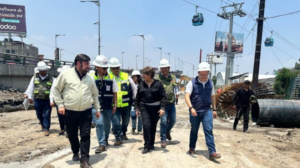 Delfina Gómez visita las obras de construcción del trolebús Chalco - Santa Marta.