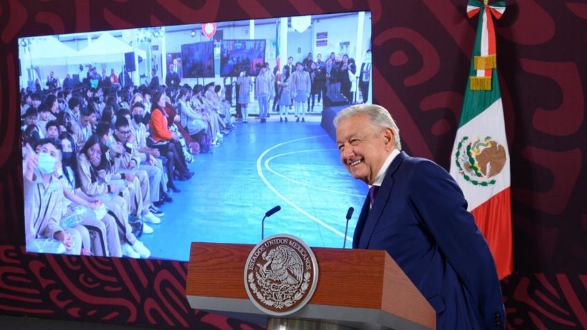 AMLO celebra el regreso a clases de alumnos de nivel básico