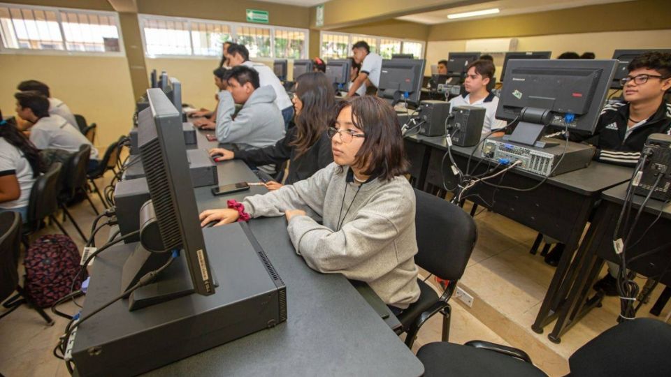 La convocatoria está abierta para estudiantes, docentes de asignaturas distintas al inglés y público en general.