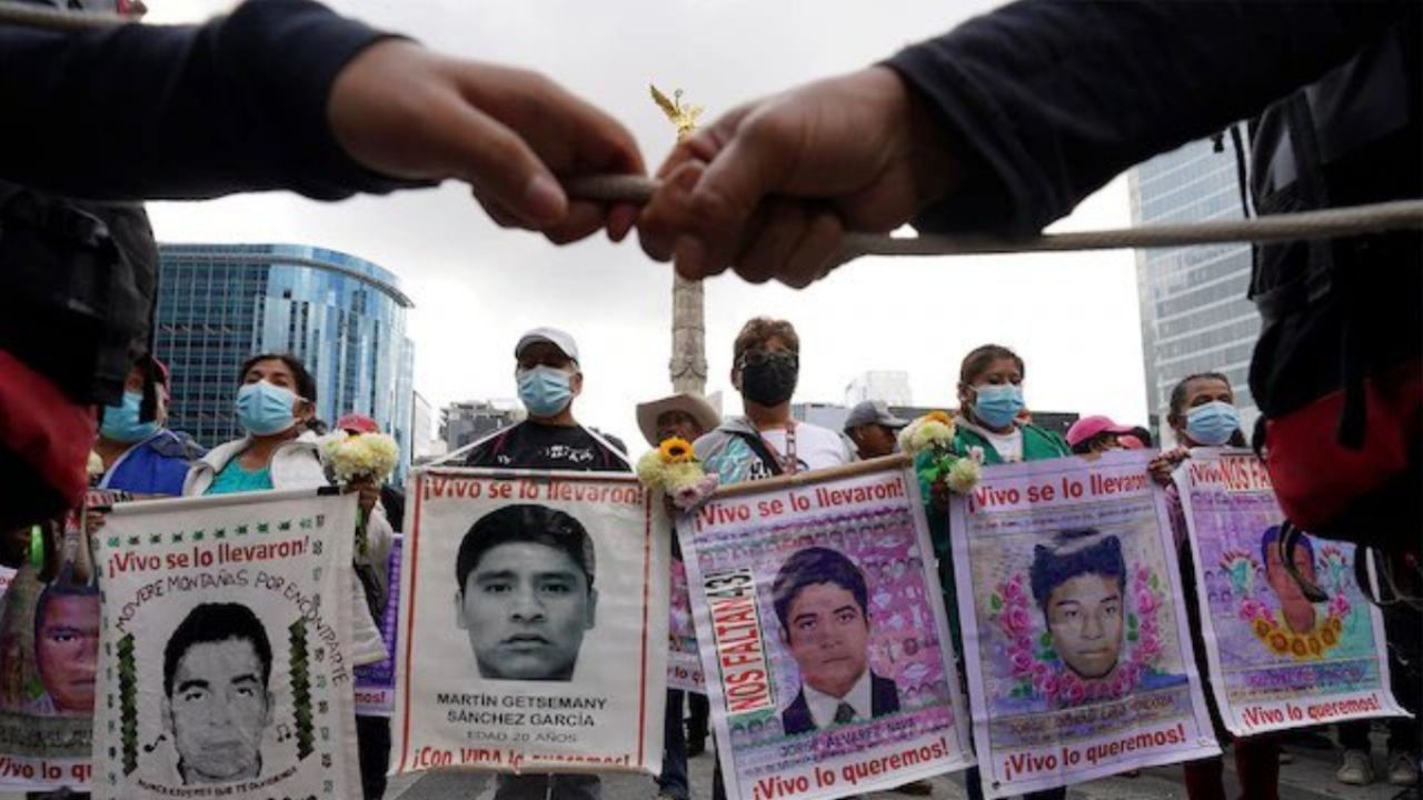 Caso Ayotzinapa 5 Libros Para Entender Las Claves De La Desaparición