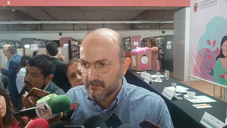 Se analiza la presentación de una denuncia penal ante la Fiscalía de Jalisco y la Policía Cibernética,