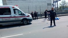 Accidente en la calzada Ignacio Zaragoza: motociclista derrapa en la carretera, hay 2 muertos