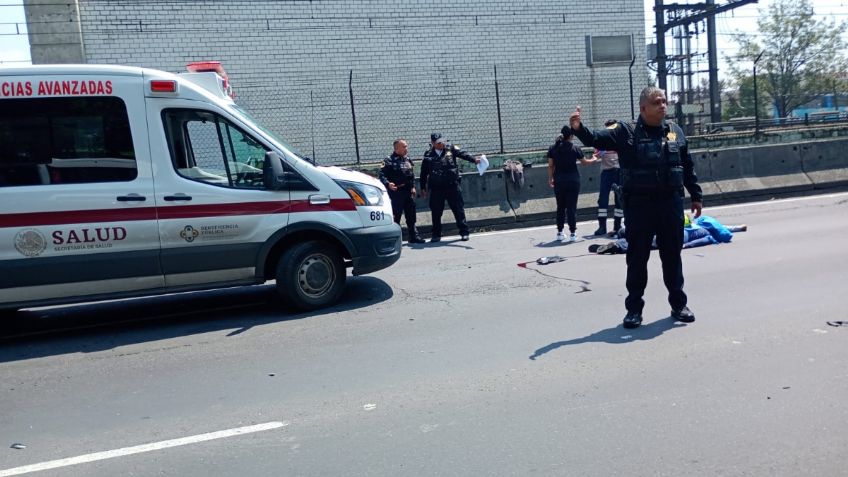 Accidente en la calzada Ignacio Zaragoza: motociclista derrapa en la carretera, hay 2 muertos