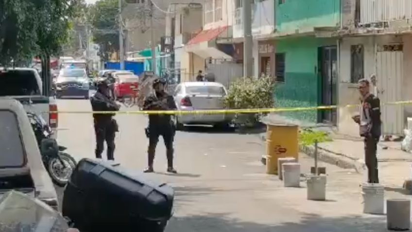 Asesinan a hombre en Iztapalapa: mujer resulta herida tras ataque a balazos