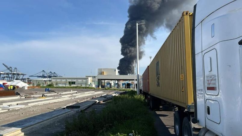 Uno de los contenedores con productos químicos desató el accidente