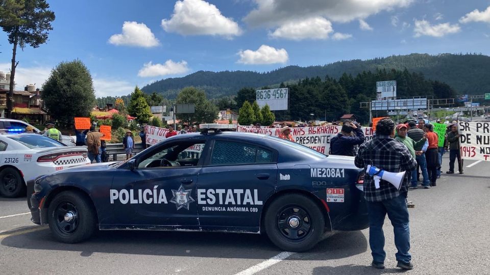 Pero dejan pasar a mujer que iba a perder vuelo