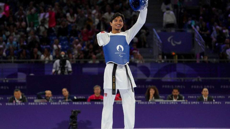 El mexicano obtuvo puntos en la recta final de la competencia y logró subir al podio