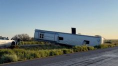 Volcadura de camión deja 2 muertos y 21 lesionados en Zacatecas