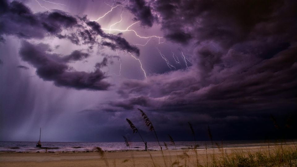 Este fin de semana se esperaban tormentas dispersas y 'actividad eléctrica frecuente' en la zona