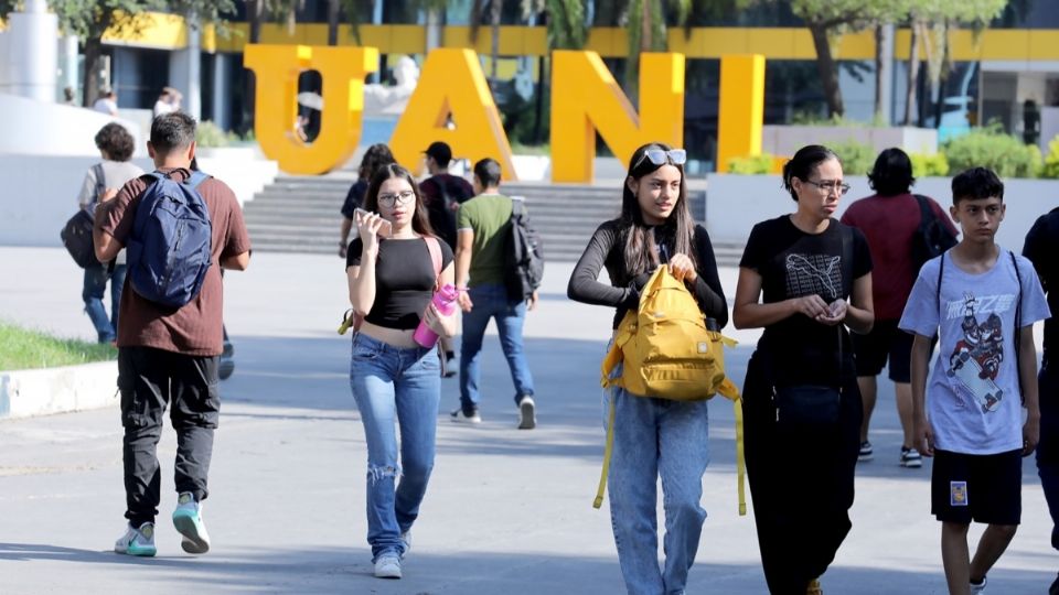 Inició el semestre en la UANL en sus 55 dependencias académicas, que incluyen 29 preparatorias y 26 facultades.