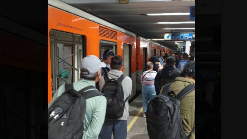 VIDEO: Se arroja persona a las vías de la Línea 2 del Metro