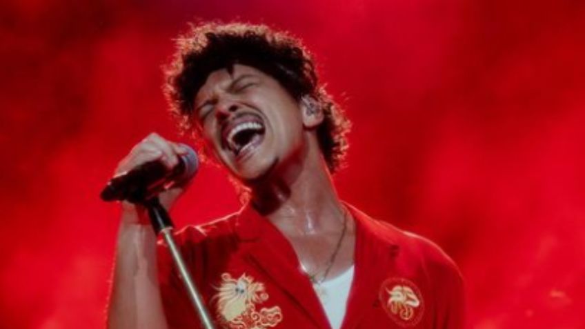 Bruno Mars hace bailar al nuevo Estadio GNP