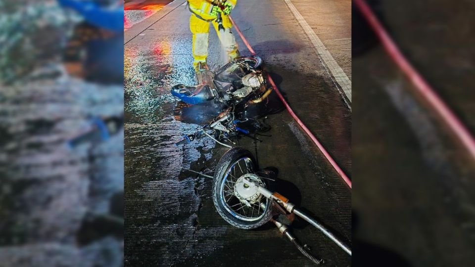 Una de las motos quedó prácticamente partida a la mitad.