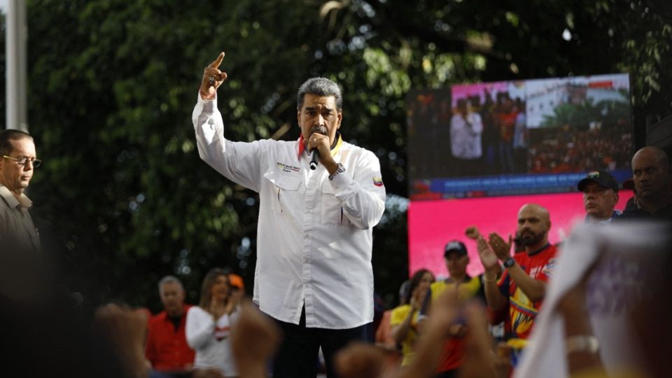 El exministro enfatizó que, a pesar de la contundente victoria opositora, Maduro sigue aferrándose al poder y busca negociar con presidentes de latinoamérica