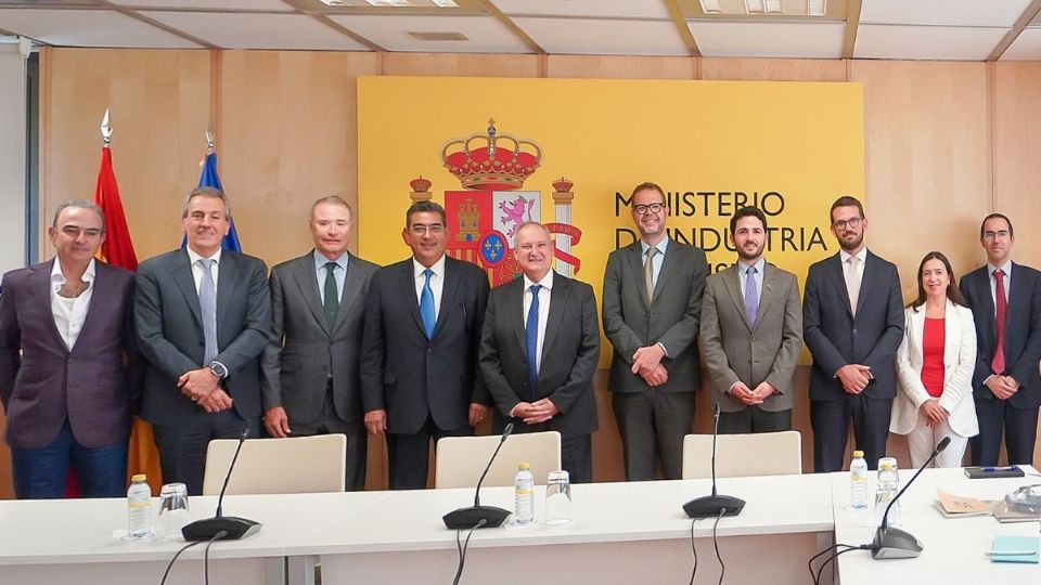 En este encuentro participaron el Embajador de México en España, Quirino Ordaz Coppel; el alcalde electo de la capital poblana, José Chedraui Budib; los secretarios de Economía, Ermilo Barrera Novelo y de Educación, Jorge Estefan Chidiac.