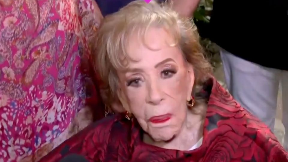 Silvia Pinal envía mensaje durante el festejo de su cumpleaños 94