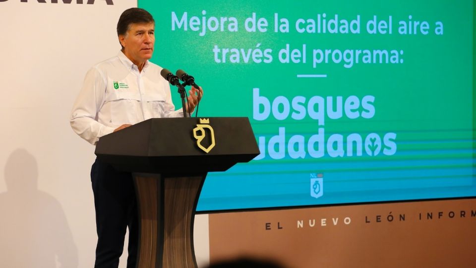 El secretario de Medio Ambiente de Nuevo León, Alfonso Martínez Muñoz, ofrece una conferencia de prensa.