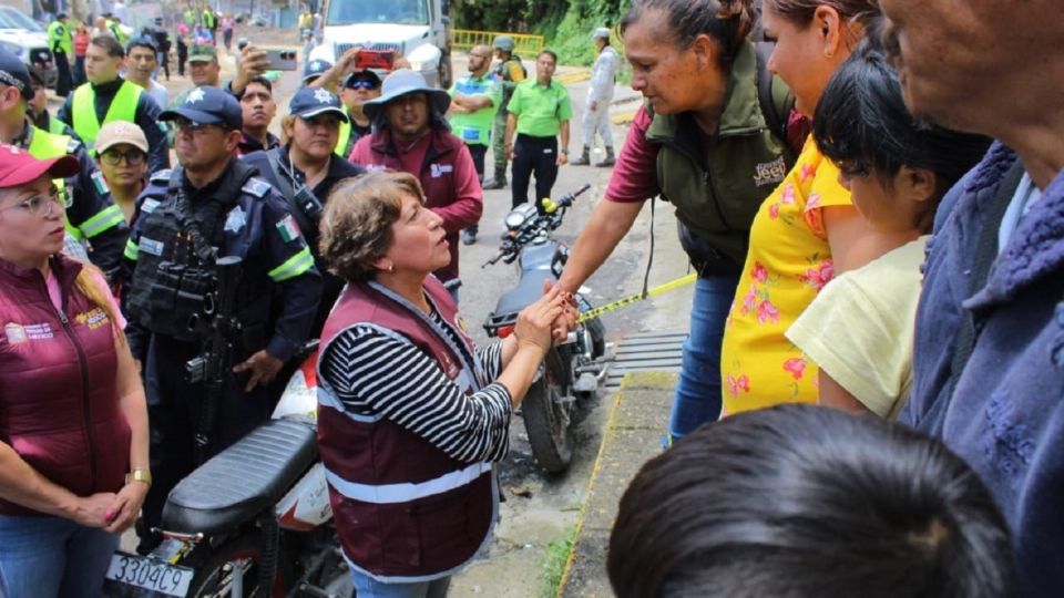 Participan elementos de los tres órdenes de Gobierno para atender la emergencia; logran el rescate de tres personas