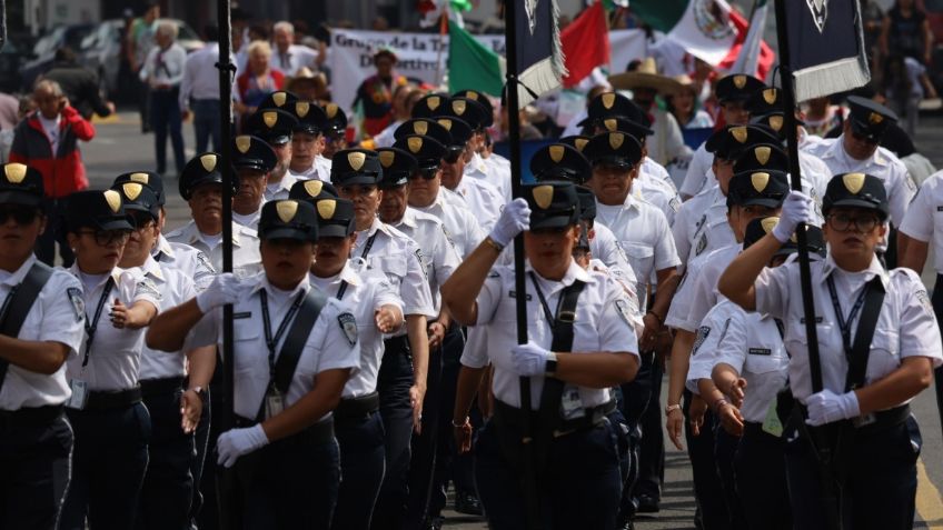 Más de 5 mil personas asistieron al desfile cívico en Cuajimalpa en conmemoración por el CCXIV de la Independencia de México