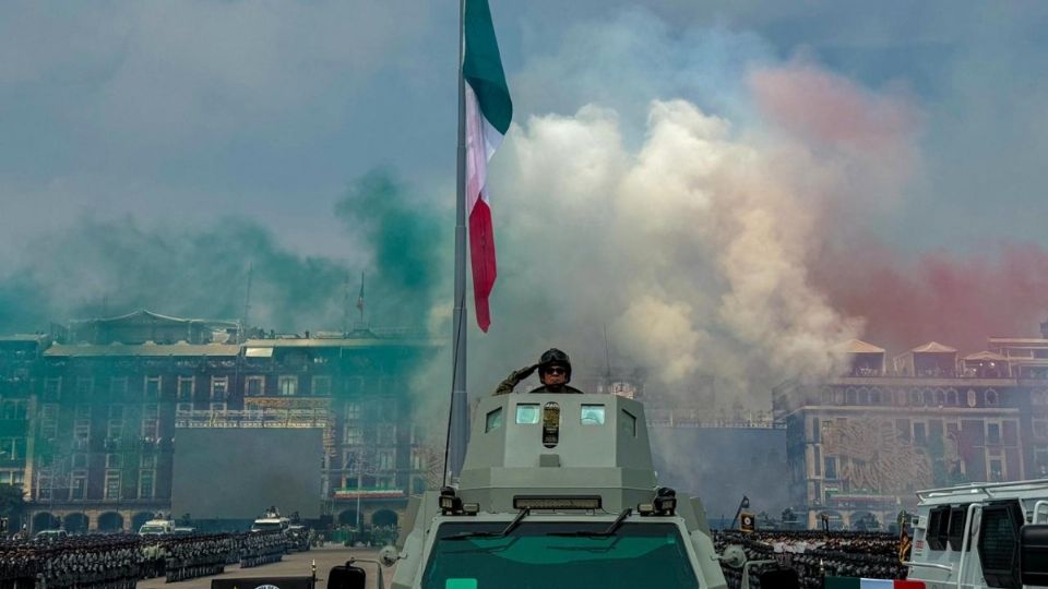 Desfile cívico militar por el 214 aniversario del Inicio de la Independencia de México.