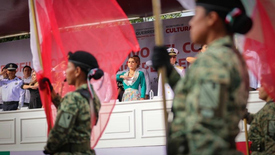 La gobernadora Evelyn Salgado Pineda presidió el desfile cívico conmemorativo del 214 Aniversario de la Independencia de México.