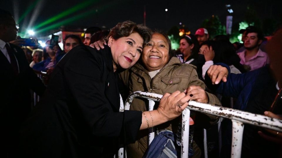 La gobernadora Delfina Gómez encabezó su primer Grito de Independencia de México desde la Plaza de los Mártires en la capital del Estado de México.