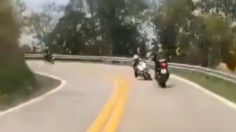 El terrible accidente de dos motociclistas que chocan por conducir a exceso de velocidad en una curva peligrosa: VIDEO