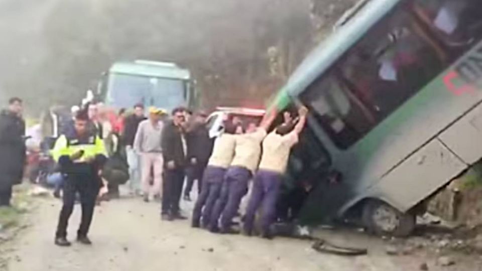 Son seis los mexicanos que resultaron lesionados en la volcadura del autobús en Perú.