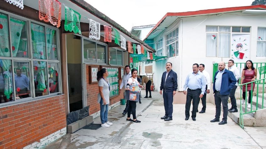 Alumnos de tres escuelas afectadas por las lluvias en Naucalpan tomarán clases a distancia