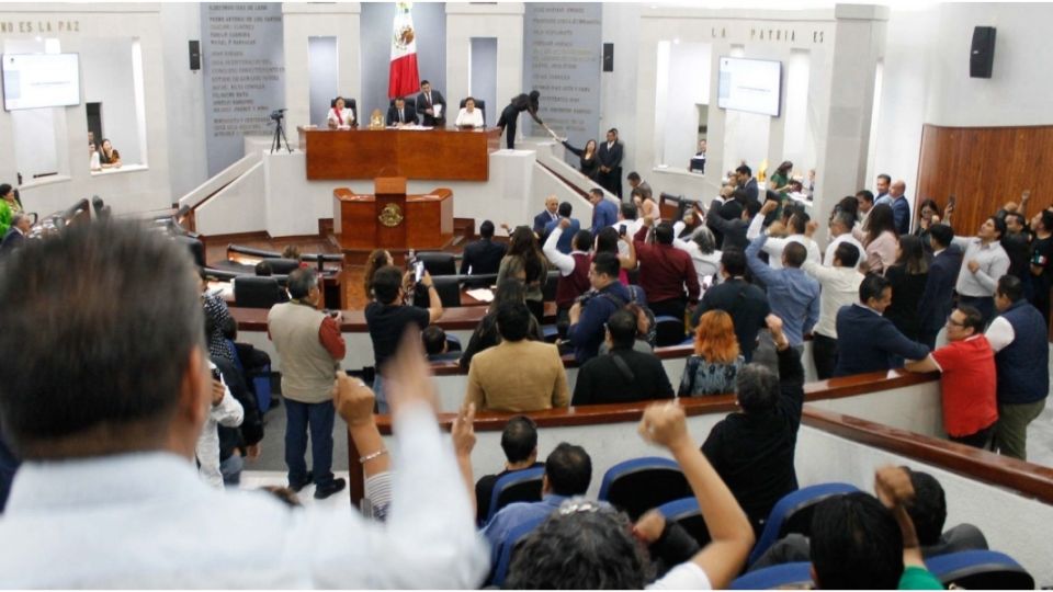 Chocan Morena y oposición en el congreso de SLP