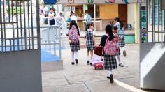 ¿Qué daños a la salud puede sufrir mi hijo por cargar una mochila grande y pesada en el colegio?