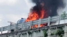 Pipa choca y provoca incendio en Circuito Exterior Mexiquense a la altura de Tultepec; alternativas viales