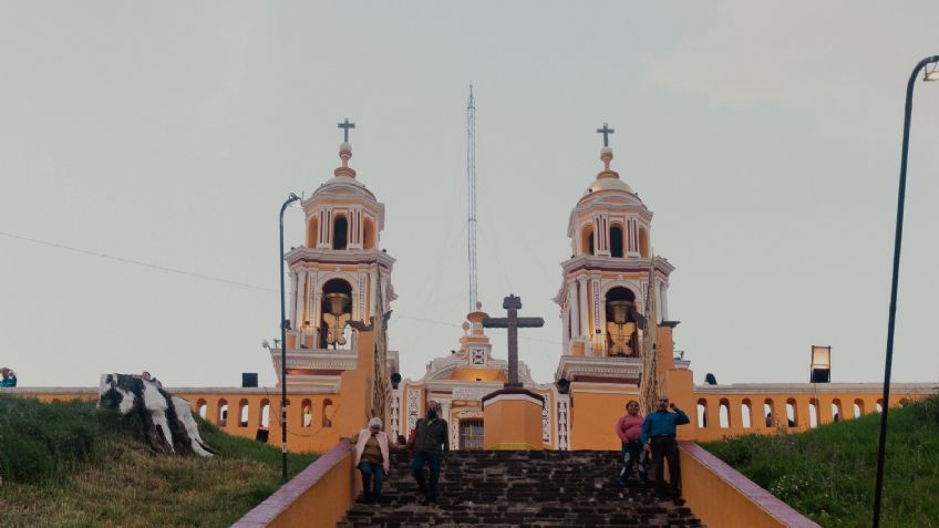 La única iglesia del mundo sobre una pirámide prehispánica: así es el Santuario de Cholula, Puebla