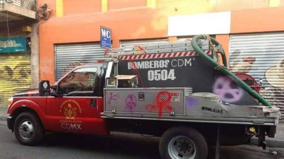 Roban camioneta de bomberos de la CDMX