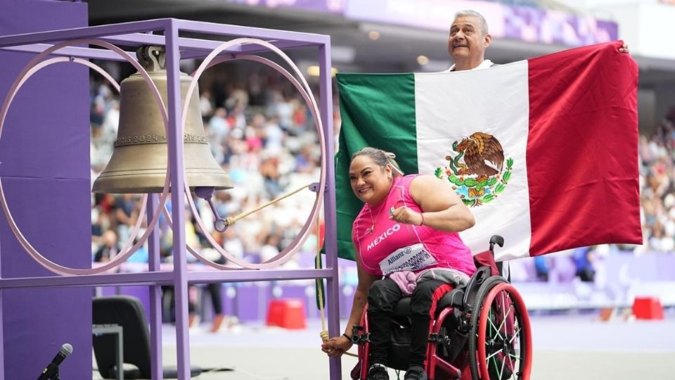 Gloria Zarza tocó la campana en el Stade de France