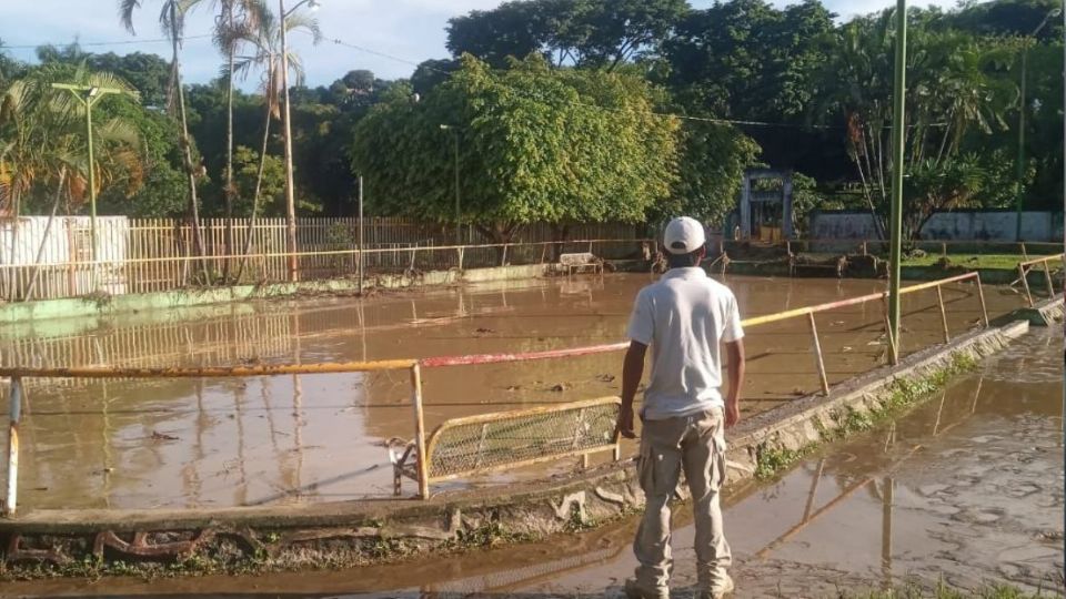 Las autoridades comenzaron con los trabajos de limpieza