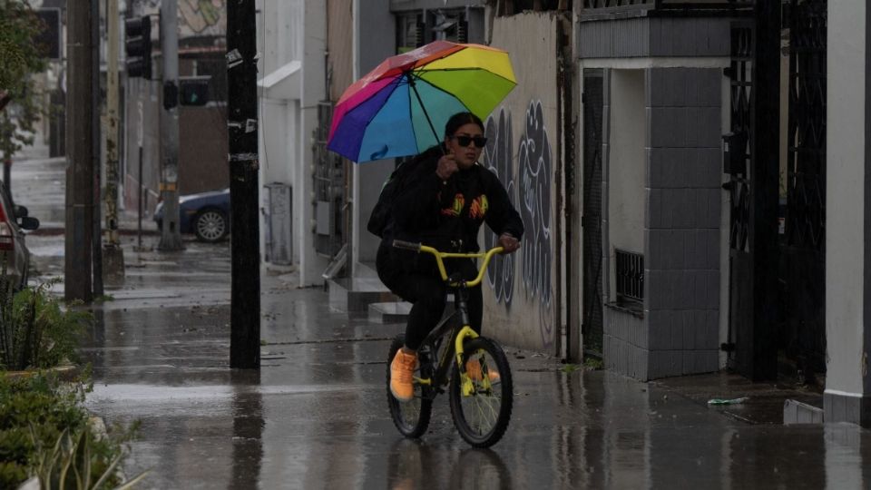 El frente frío favorecerá las lluvias.