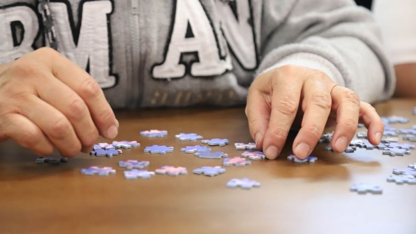 Identificar primeros signos de Alzheimer y controlar factores de riesgo, claves para mejorar calidad de vida