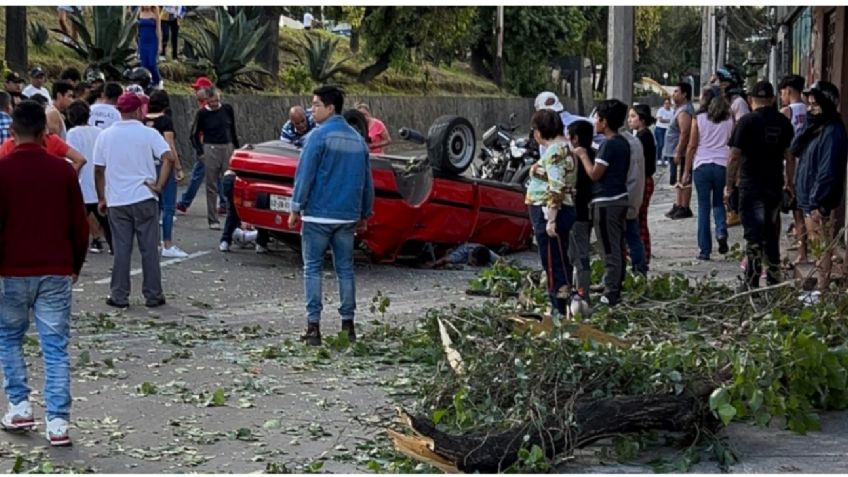 Fuerte choque en Río Churubusco: automóvil cae desde carriles centrales y deja una persona muerta