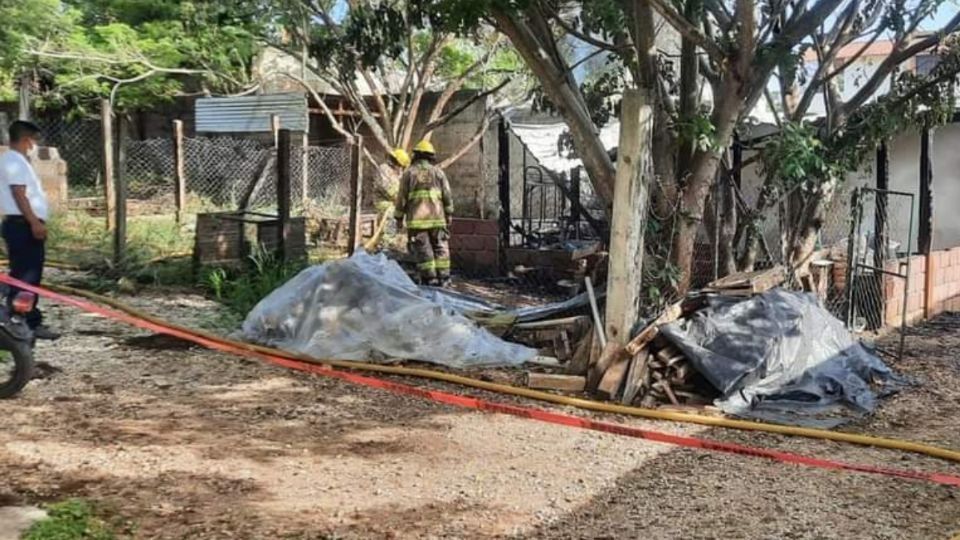 Hombres armados calcinan a niña en su casa