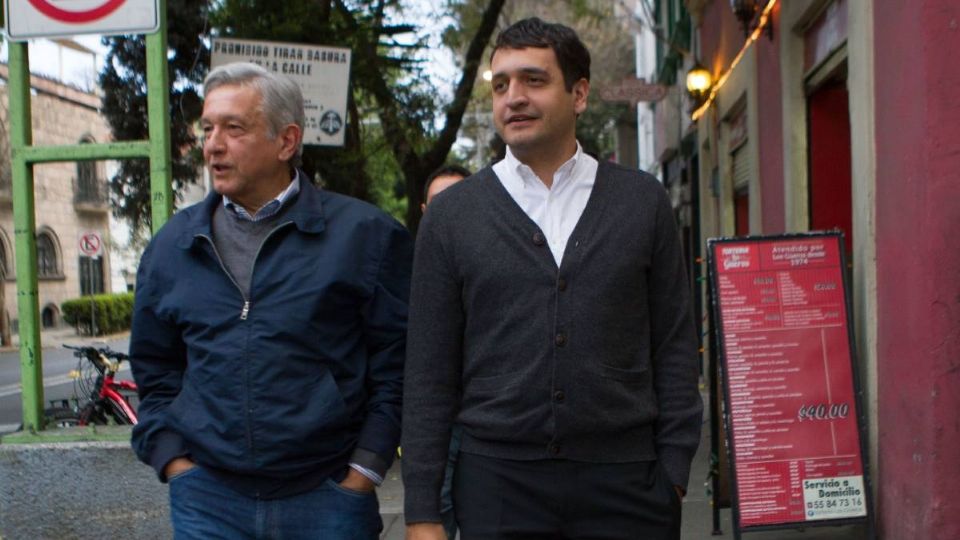 Andrés Manuel López Beltrán junto con su padre el presidente AMLO