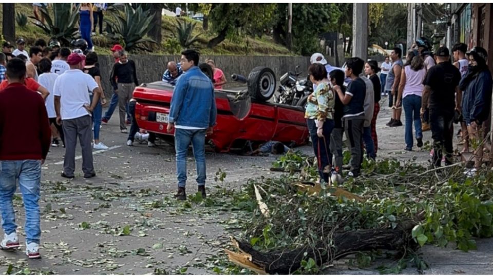 Cuerpos de emergencia realizan maniobras en la zona