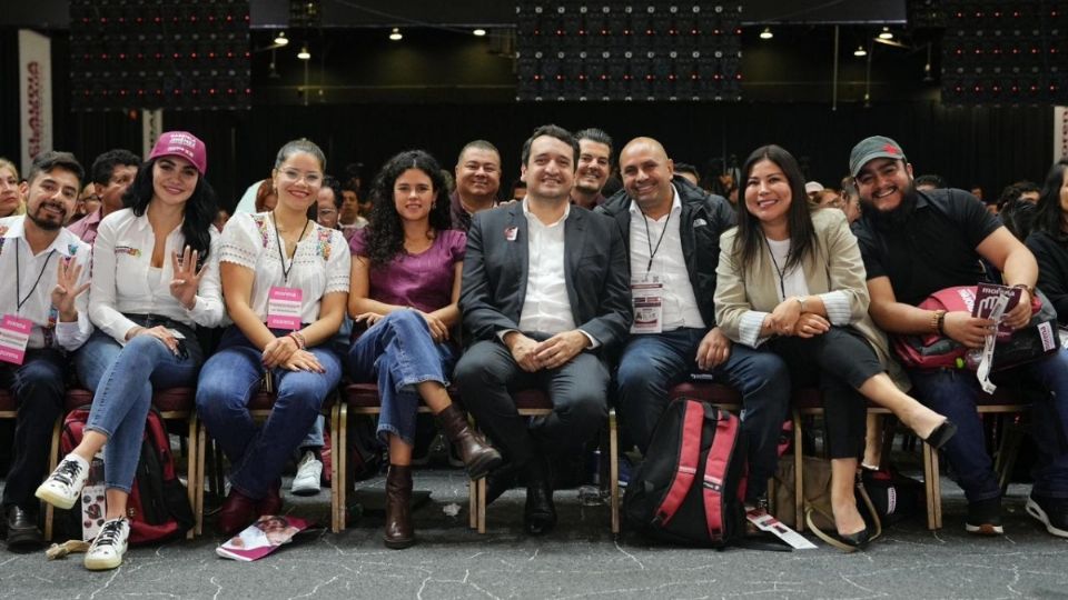 Lourdes Paz, alcaldesa electa de Iztacalco, felicitó a Luisa María Alcalde Luján, por su elección.