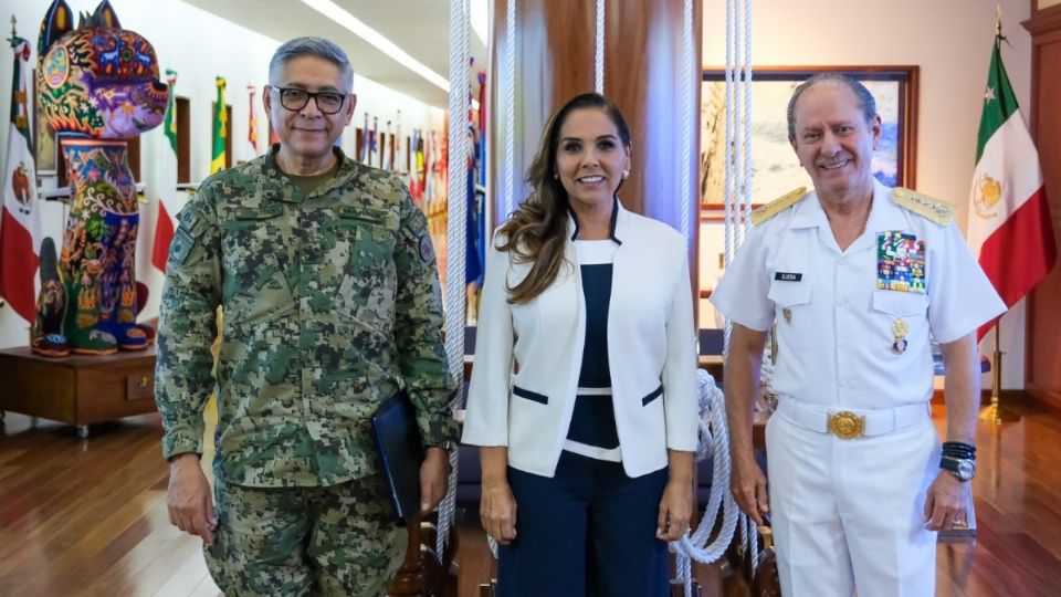 La presentación tuvo lugar en las oficinas de la SEMAR, en donde la gobernadora Mara Lezama expresó el saludo de las y los quintanarroenses.