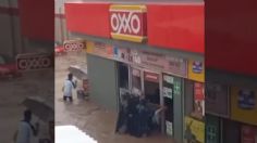 Día y noche, rapiñan tiendas de conveniencia en Acapulco ante inundaciones por "John"