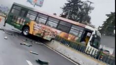 IMÁGENES FUERTES: camión de pasajeros a toda velocidad se impacta contra muro de contención en carretera México-Toluca