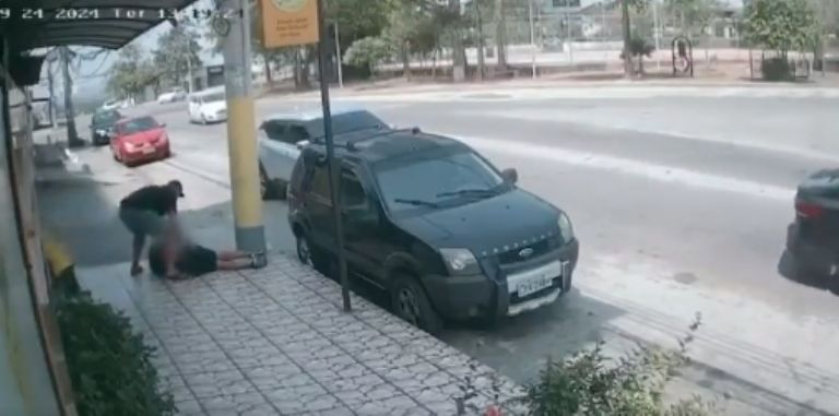 policia atacado